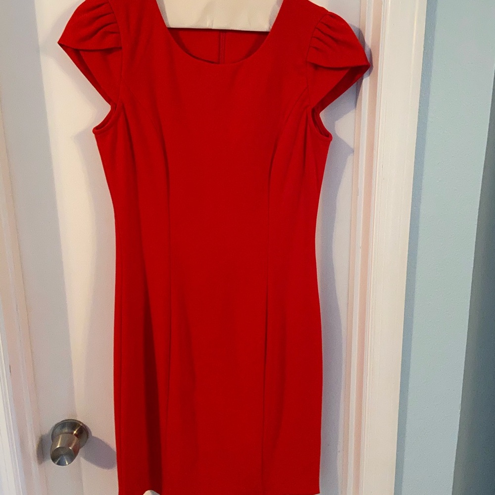 Cap sleeved red dress